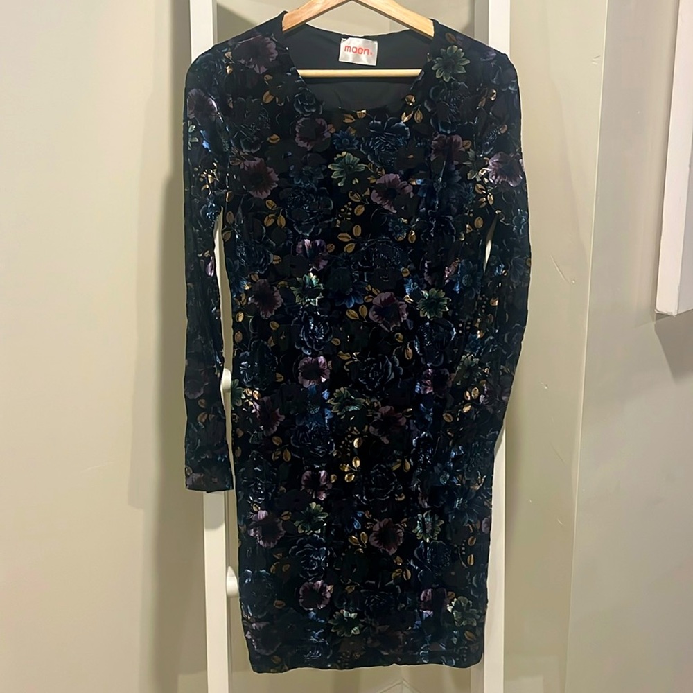 Never worn Scoop Neck Valor Winter mini Dress